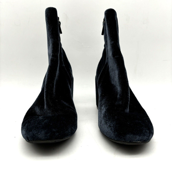 2017 Kenneth Cole 'RENNA' Blue Velvet Floral Embroidered Block Heel Boot 9.5M - Picture 8 of 16